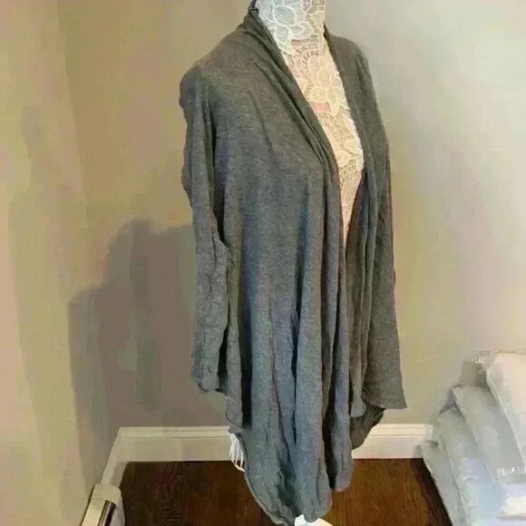 Splendid gray cardigan  - Picture 2 of 5